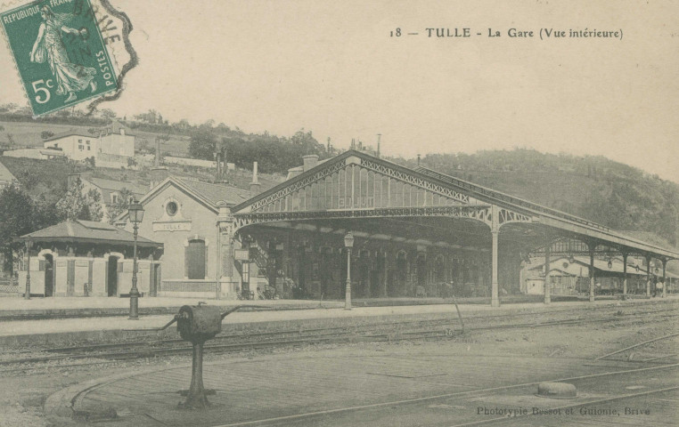 Tulle : "18 - Tulle - La gare (vue intérieure)".