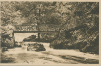 Gimel : "La Corrèze touristique - 7019 Gimel - Gentil petit pont sur la Montane".