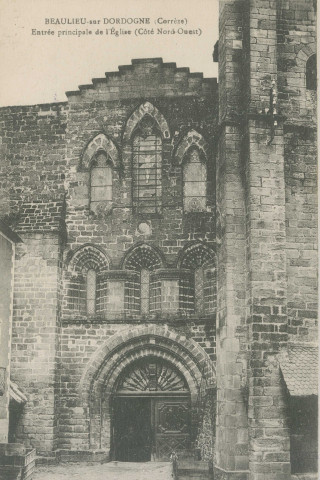 Beaulieu-sur-Dordogne : "Beaulieu-sur-Dordogne (Corrèze) - Entrée principale de l'église (Côté Nord-Ouest)".