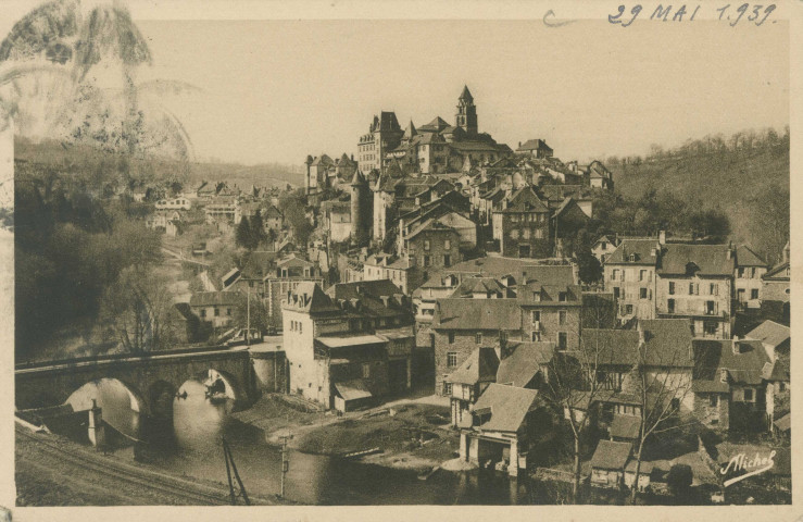 Uzerche : "La Corrèze artistique - 225. Uzerche "La perle du Limousin" - Route de Paris - Brive - Toulouse - Une des villes les plus curieuses du Limousin par son site et son caractère archaïque - site classé".
