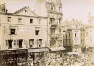 Place de l'hôtel-de-ville, marché.