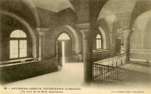 "20 - Ancienne Abbaye Cistercienne d'Obazine. Un coin de la salle capitulaire".