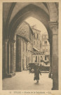 Tulle : "11 Tulle. - Porche de la cathédrale".