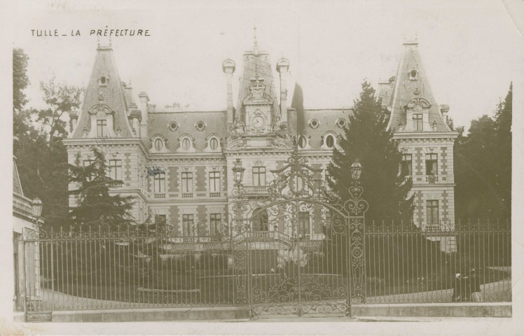 Tulle : "Tulle - La préfecture".