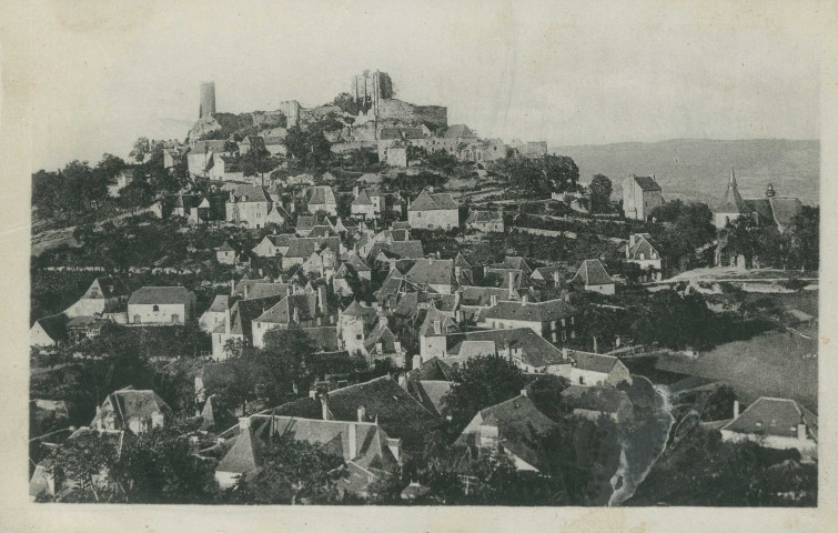 Turenne : "1. Turenne (Corrèze) - Vue générale".