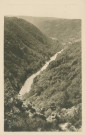 Liginiac : "Environs de Neuvic (Corrèze) - Les gorges de la Dordogne vers le pont de la Nau-d'arches.".