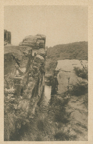 Aubazine : "Obazine (Corrèze) - Canal des moines - Brèche de Saint-Etienne".