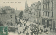Brive-la-Gaillarde : "Brive. - Avenue de la gare.". Défilé d'une fanfare (lors du concours de tir? ).