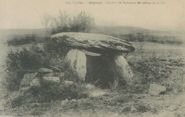 Beynat : "644. Corrèze - Beynat - Dolmen de Fontourci dit Calvaire de la Fée".