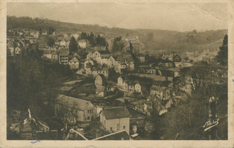 Treignac : "La Corrèze touristique - 195. Treignac - Vue générale prise de l'hôtel Bellevue".