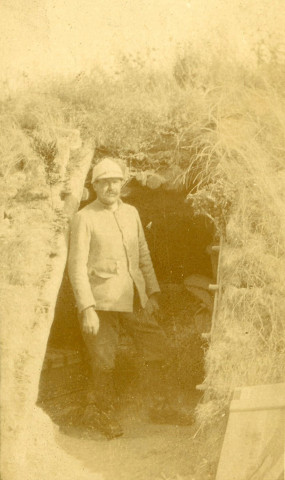 Le poste de secours et le brigadier infirmier Bompard.