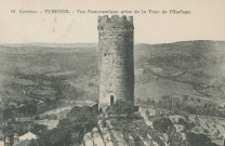 Turenne : "10 Corrèze. - Turenne. - Vue panoramique prise de la tour de l'Horloge.".