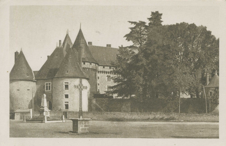Arnac-Pompadour : "Pompadour (Corrèze) - Le château".