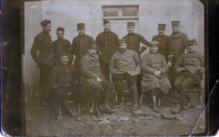 Groupe de soldats du 21e Régiment d'infanterie.