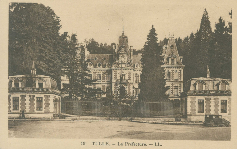 Tulle : "19 Tulle. - La préfecture.".