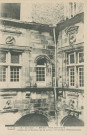 Brive-la-Gaillarde : "13 - Corrèze. - Brive - Petit séminaire - Fenêtres et sculptures de la cour d'honneur (Renaissance)".