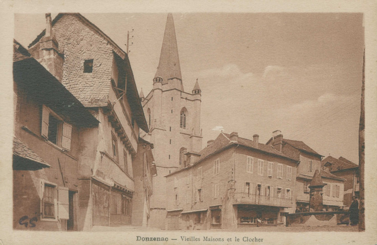 Donzenac : "Donzenac - Vieilles maisons et le clocher".