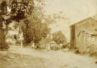 Village (Périgord ?) : éleveur d'oies.