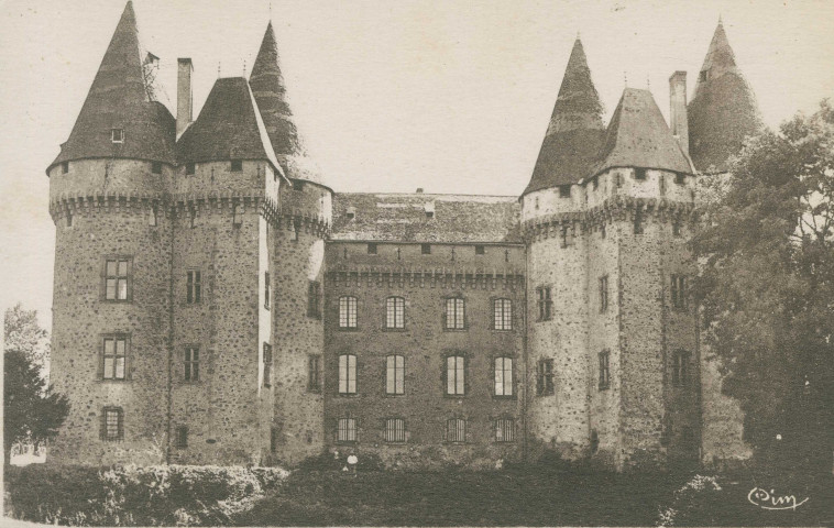 Lubersac : "Lubersac (Corrèze) - Château de Lubersac".
