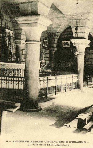 "5 - Ancienne abbaye cistercienne d'Obazine - Un coin de la salle capitulaire".