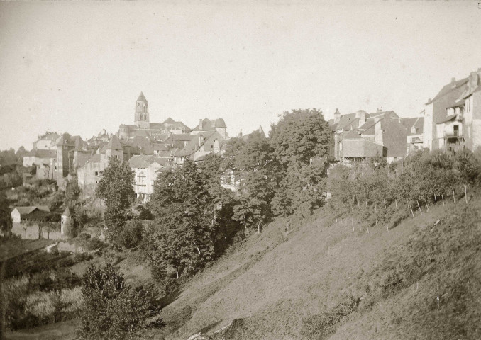 Vue générale, depuis l'ouest.