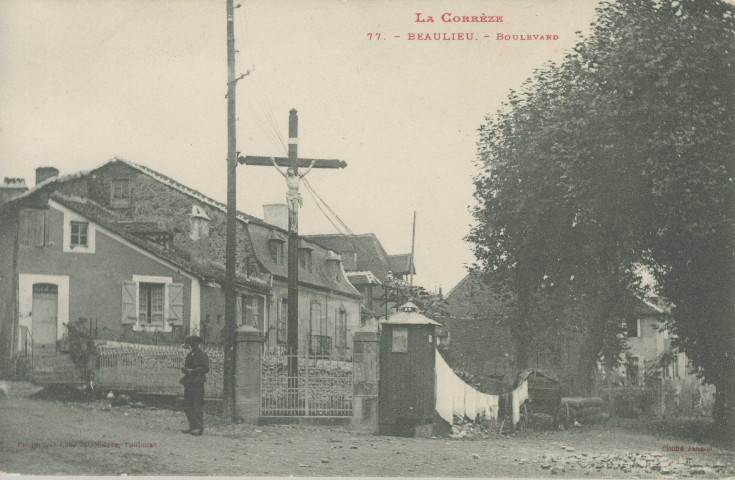 Beaulieu-sur-Dordogne : "La Corrèze - 77. - Beaulieu - Boulevard".