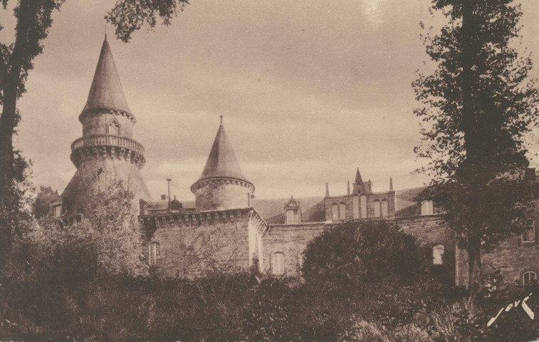 Varetz : " N° 530 - Environs de Brive (Corrèze) - Le château de Castel-Novel".