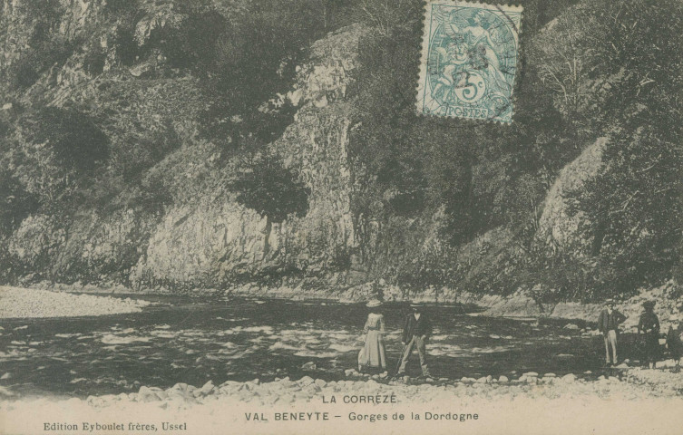 Roche-le-Peyroux : "La Corrèze - Val Beneyte - Gorges de la Dordogne".