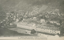 Bort-les-Orgues : "2 - Bort-les-Orgues - Ecole Marmontel. - Côté cours, réfectoire, cuisines, ateliers.