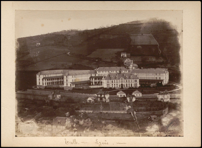 Le lycée.