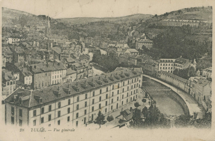 Tulle : "28 Tulle. Vue générale".