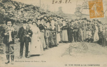 Folklore : "18. - Une noce à la campagne". La noce a été identifiée au lieu-dit La Besse (commune de Mauriac-Cantal), le violonneux est Jean Dauvisis de Neuvic.