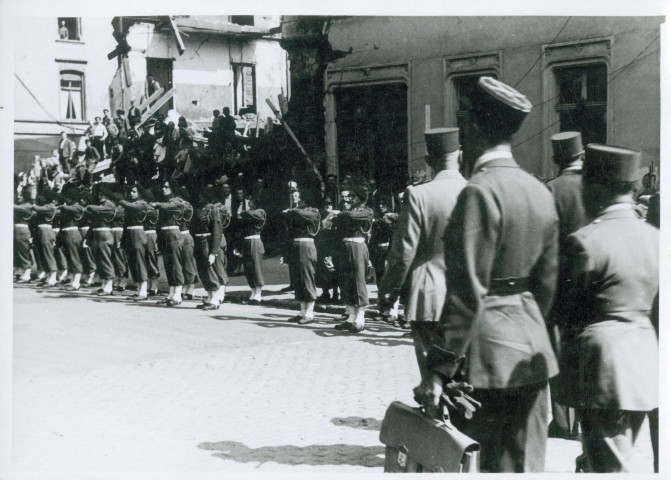 Entrevue de l'archevêque de Trèves et du général Koenig.