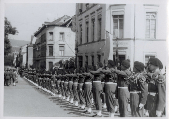 Entrevue de l'archevêque de Trèves et du général Koenig.