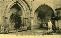 "Tulle. - Les cloîtres - Porte de l'ancien réfectoire de l'Abbaye".
