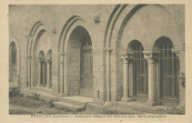 Beaulieu-sur-Dordogne : "Beaulieu (Corrèze) - ancienne abbaye des Bénédictins - salle capitulaire".