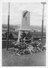 Érection de monuments dédiés à la Résistance.