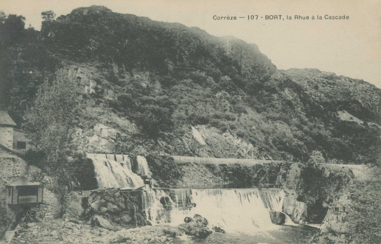 Bort-les-Orgues : "Corrèze - 107 - Bort, la Rhue à la Cascade".