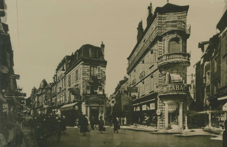 Brive-la-Gaillarde : "521 D R Brive (Corrèze) - Rue de l'Hôtel de ville".
