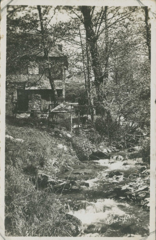 Juillac : "Juillac (Corrèze) - Le ruisseau de la Roche.".