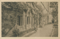 Aubazine : "Obazine (Corrèze) - Abbaye cistercienne (XIIe s.) - Vestiges du cloître".