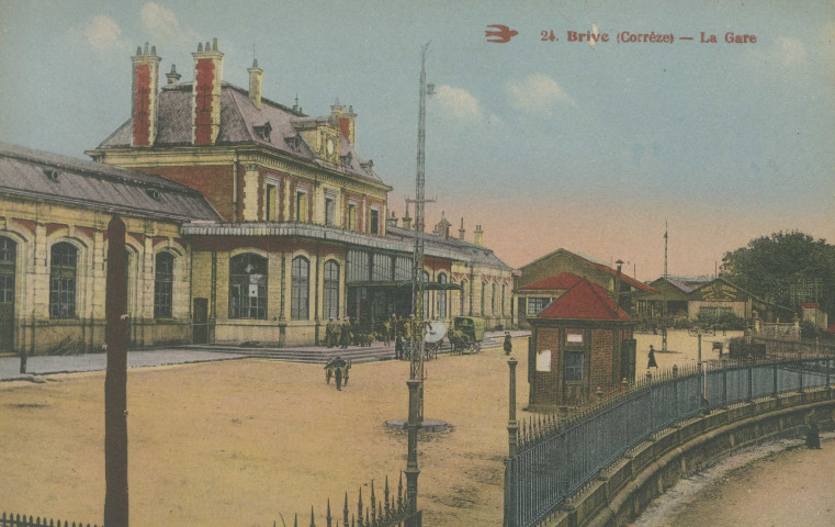 Brive-la-Gaillarde : "24. Brive (Corrèze) - La gare". Bâtiment d'accueil des soldats de la guerre de 1914-1918 : "Bienvenue aux poilus - Dortoir - Salle de repos pour les militaires de passage".