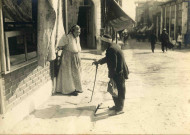 Conversation entre une femme juive âgée et un vieillard turc.