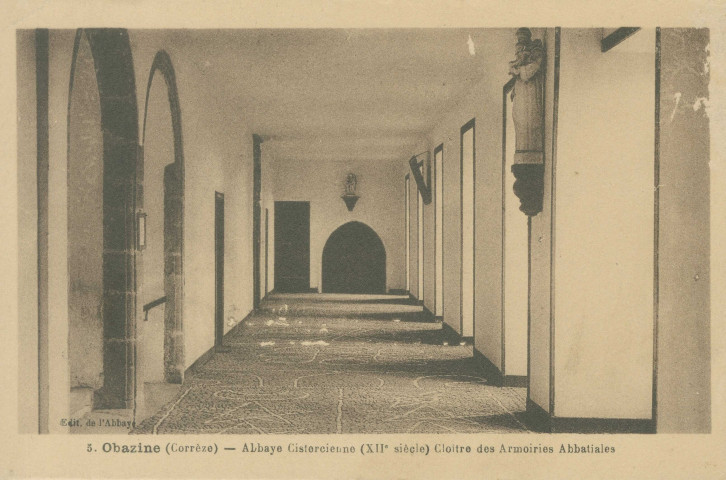 Aubazine : "5. - Obazine (Corrèze) - Abbaye cistercienne du XIIe siècle - Cloître des armoiries abbatiales".