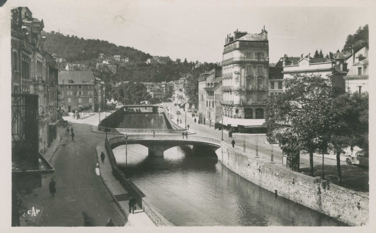 Tulle : "177 Tulle. - Vue sur les quais".