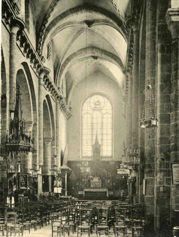 "Tulle. Intérieur de la Cathédrale".