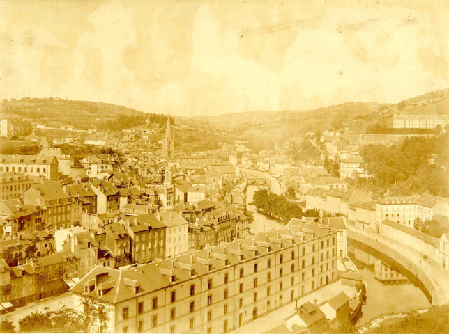La caserne d'infanterie longeant la Corrèze.