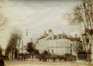 Boulevard Koenig, à l'angle de la Rue de la République.