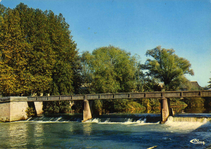 La passerelle sur la Corrèze.