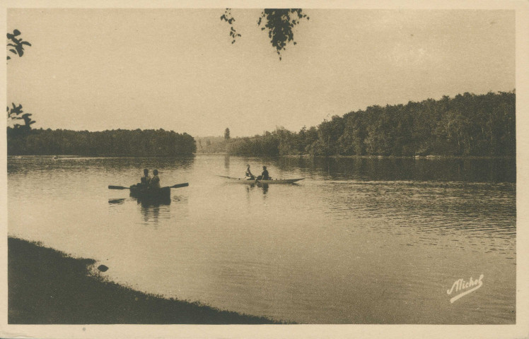 Clergoux : "La Corrèze touristique - 144 Clergoux - Etang Prévost - Canotage - Baignade - Pêche".